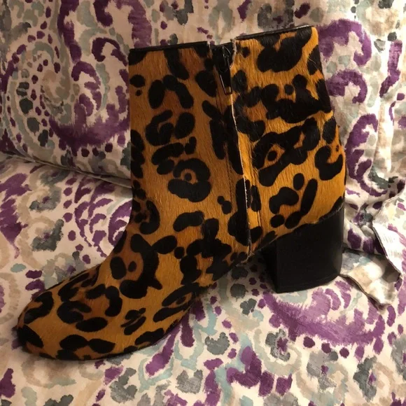 EUC Urban Outfitters Thelma Leopard Print Ankle Boots Size 8 - Picture 4 of 15